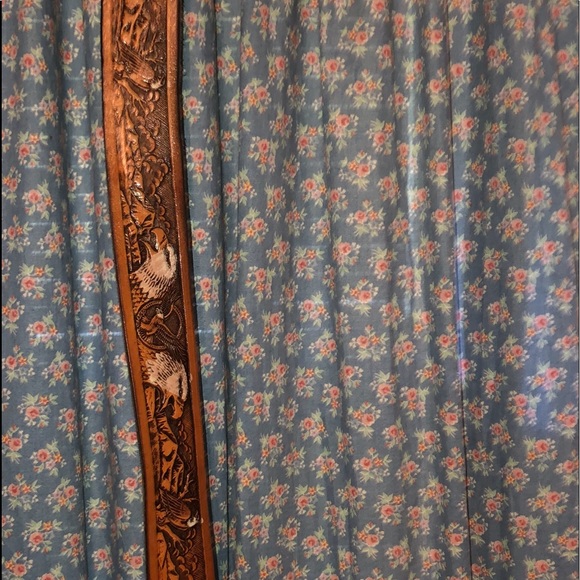 48’ leather belt - Picture 5 of 5